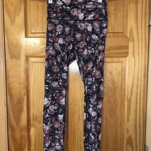 Lululemon wunder under luxtreme size 6
